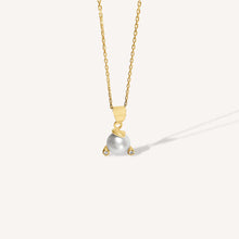 Load image into Gallery viewer, Claw Pearl Pendant
